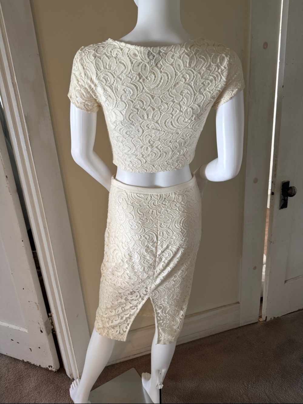 Express Cream Lace Pencil Skirt and Cream Lace Crop Top - Picture 3 of 10